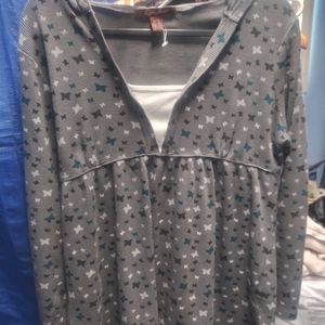 Cute top extra large with hoodie